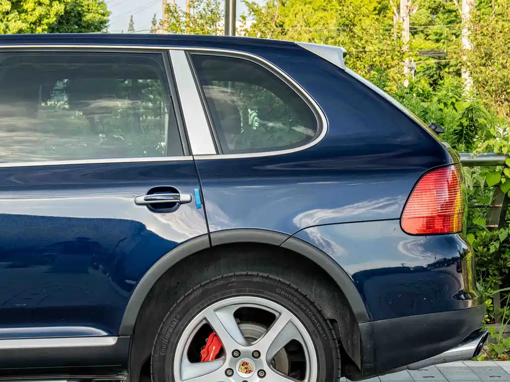 Porsche Cayenne — миниатюра 6