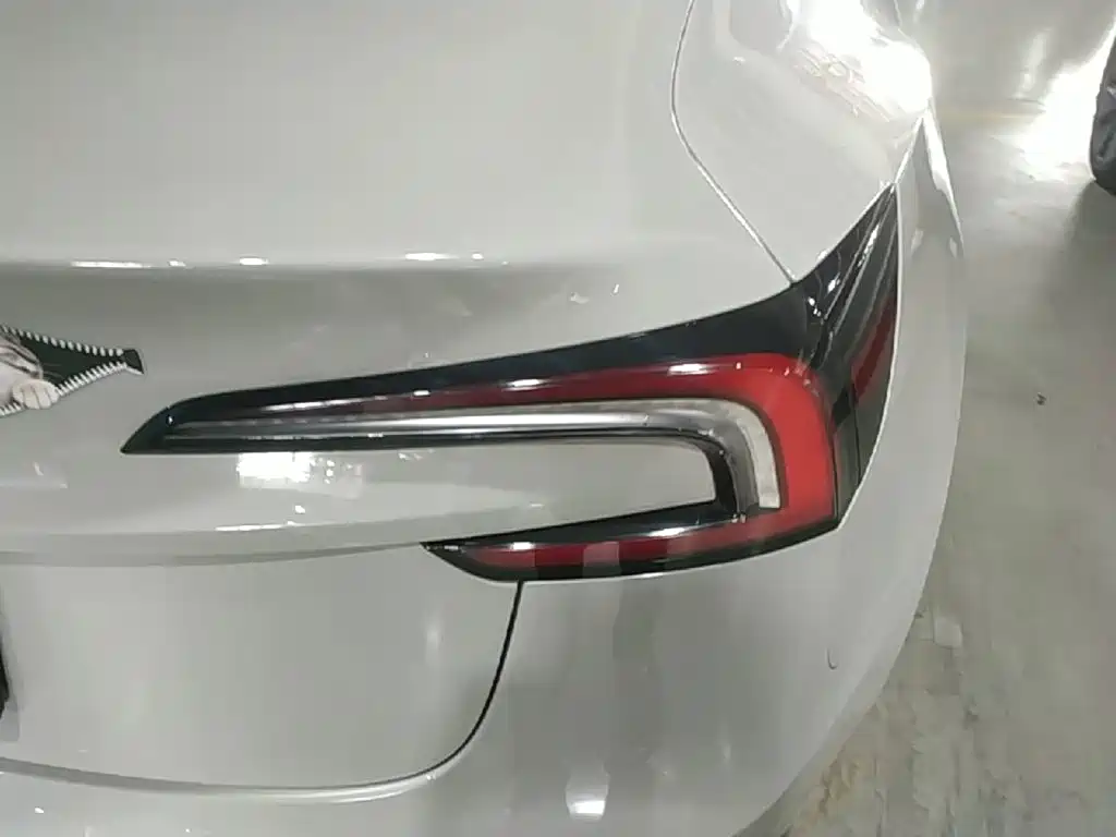 Tesla Model 3 — миниатюра 8