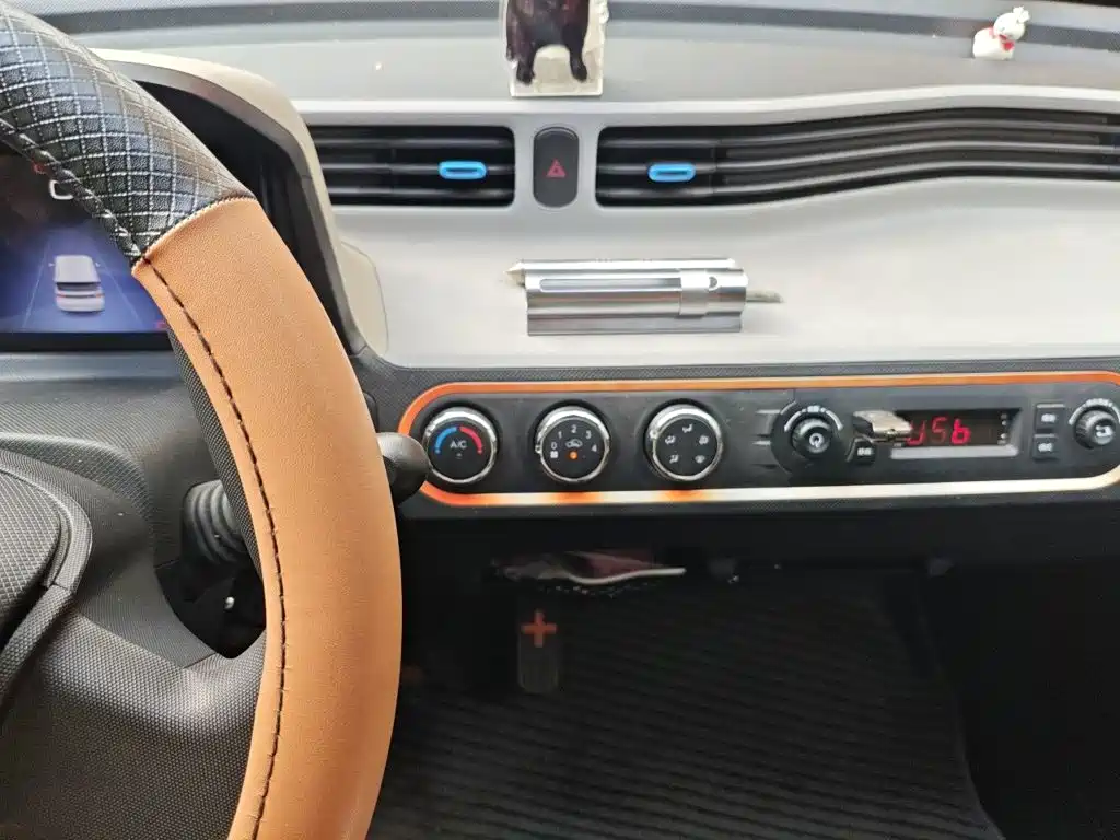 Wuling MINIEV — миниатюра 9
