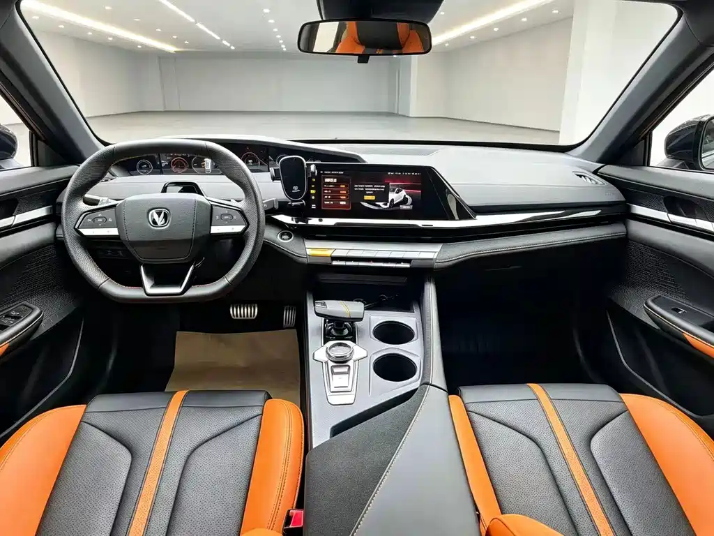 Changan UNI-V — миниатюра 4