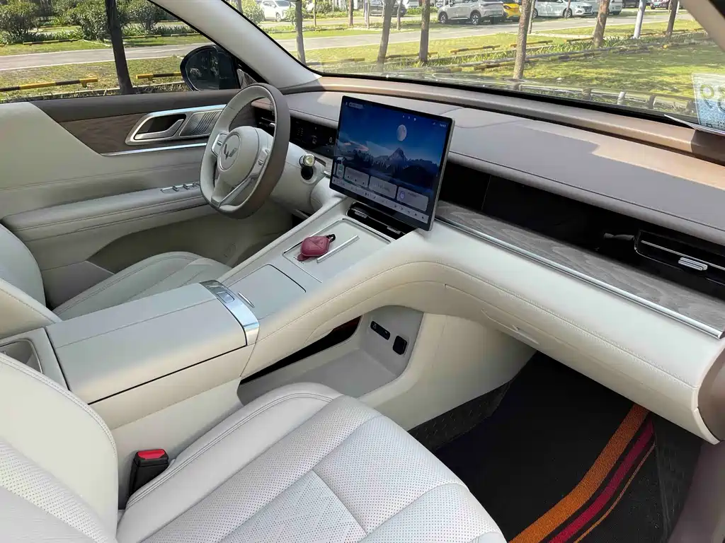 Wuling Xingguang L — миниатюра 12