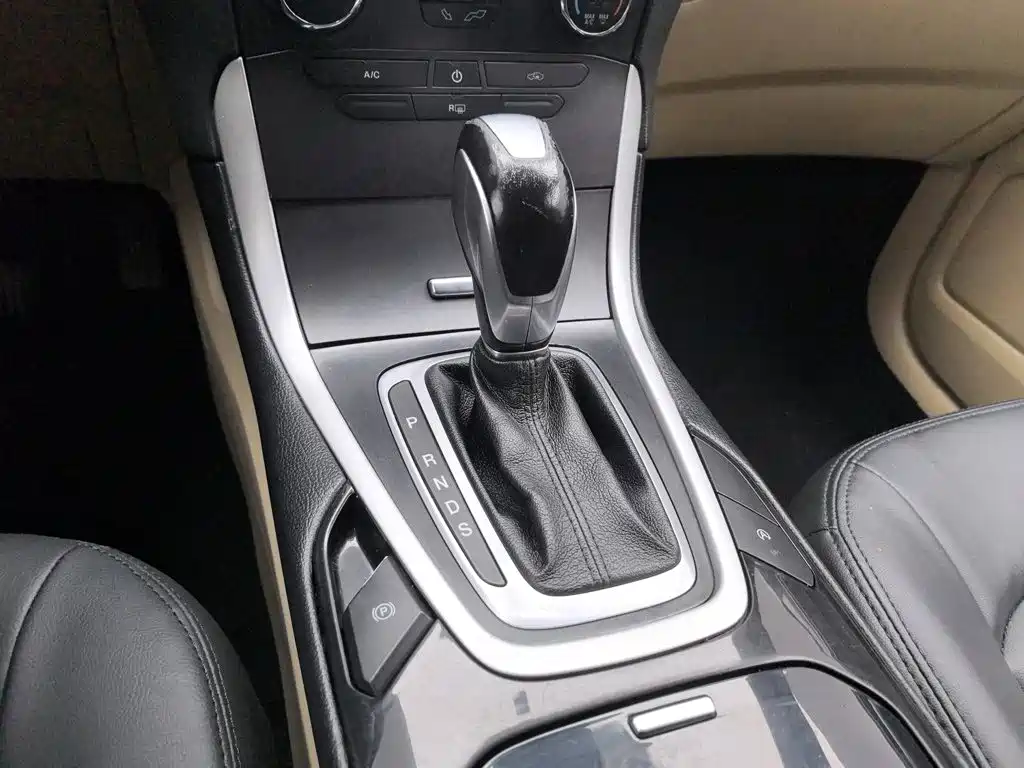 Ford Edge — миниатюра 13