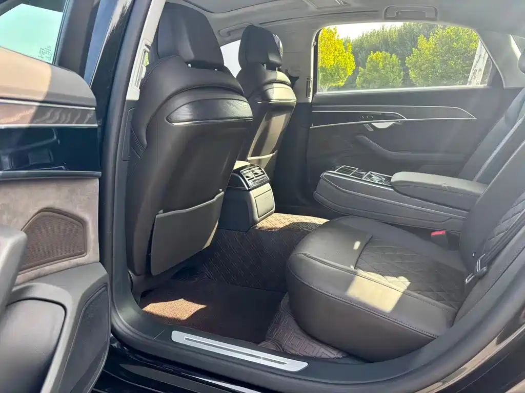 Audi A8 — миниатюра 9