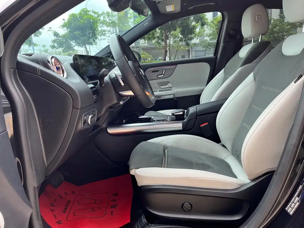 Mercedes-Benz EQA 2022 EQA 300 4MATIC