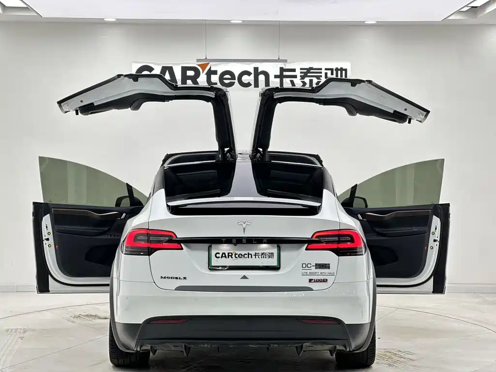 TESLA MODEL X