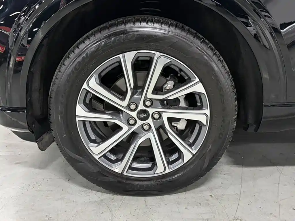Ford Explorer — миниатюра 3