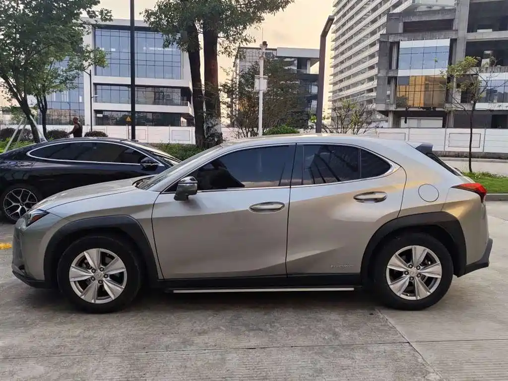 Lexus UX — миниатюра 3