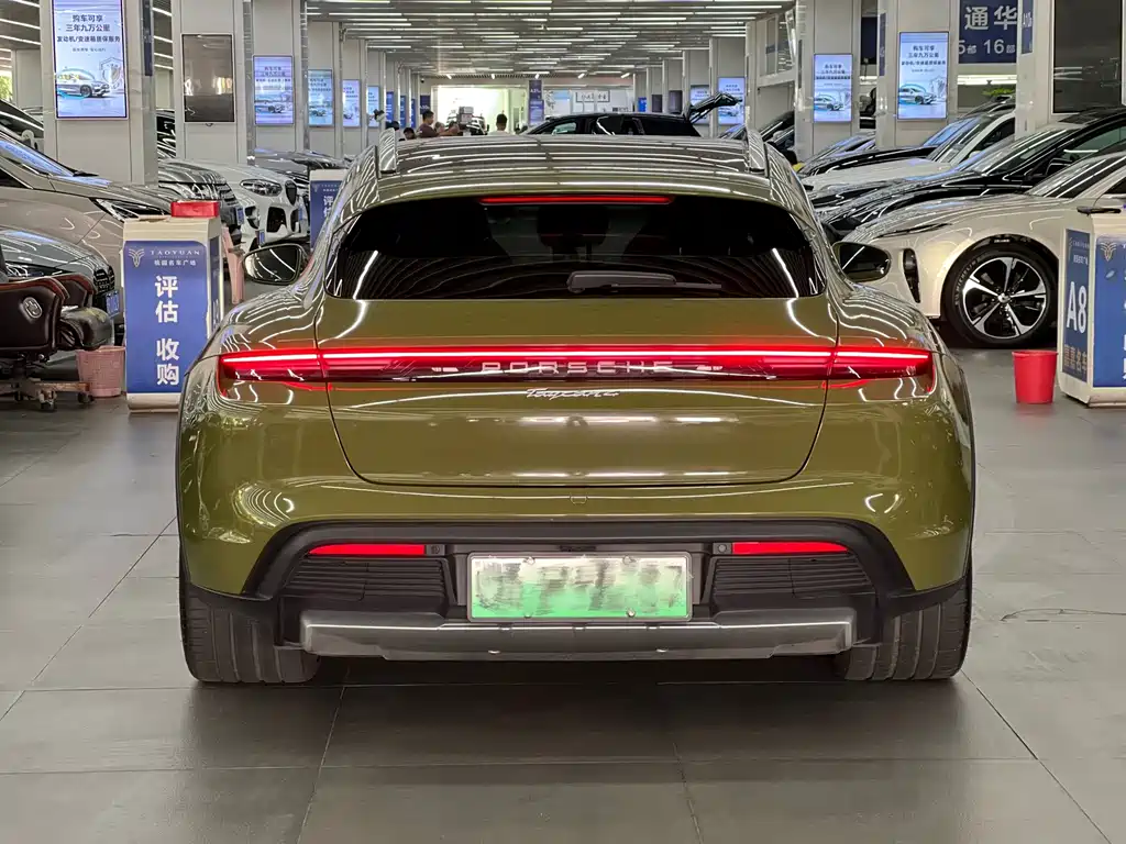 Porsche Taycan — миниатюра 3