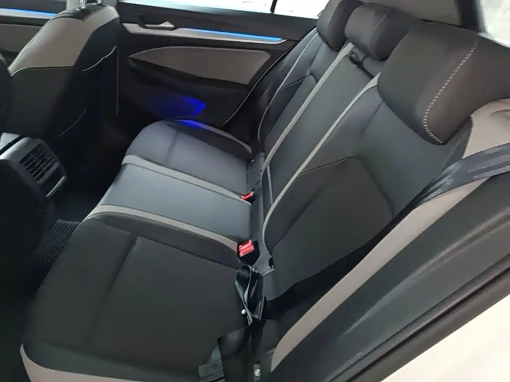 Volkswagen Golf — миниатюра 17