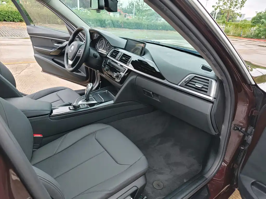 BMW 3 Series — миниатюра 9