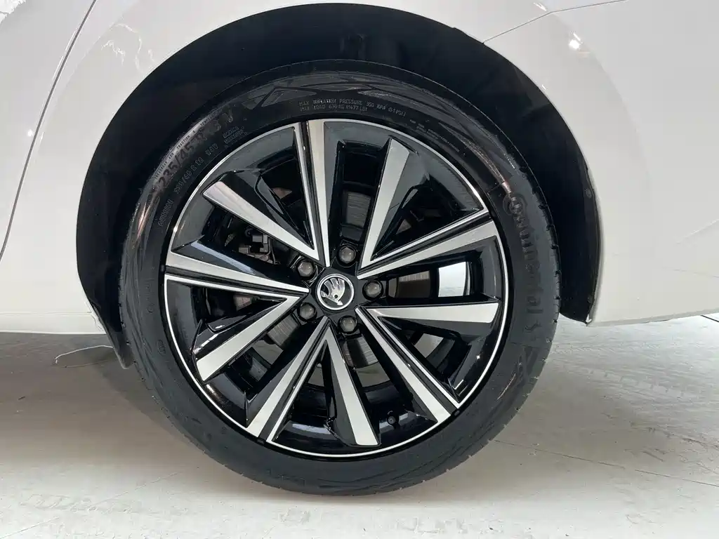 Skoda Superb — миниатюра 26