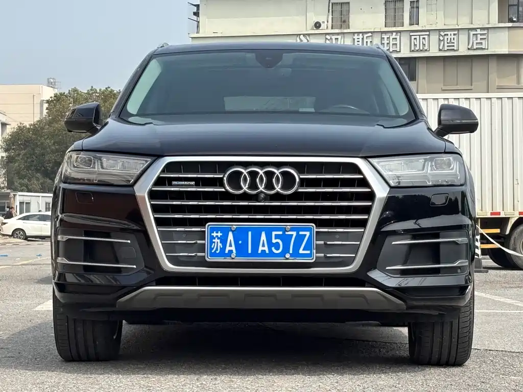 Купить Audi Q7