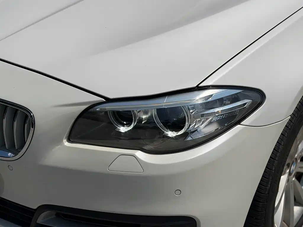 BMW 5 Series — миниатюра 18