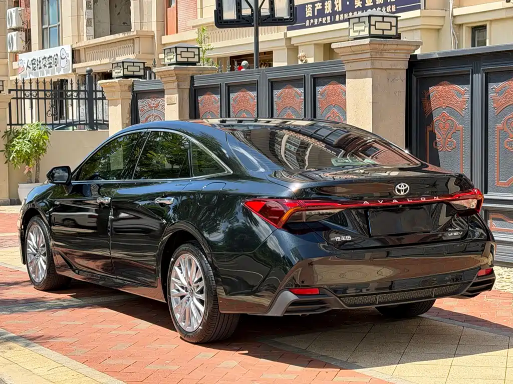 Toyota Avalon — миниатюра 9