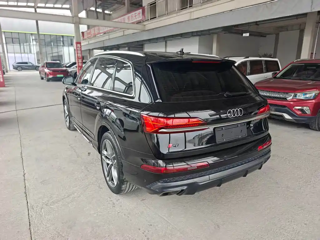 Audi Q7 — миниатюра 4