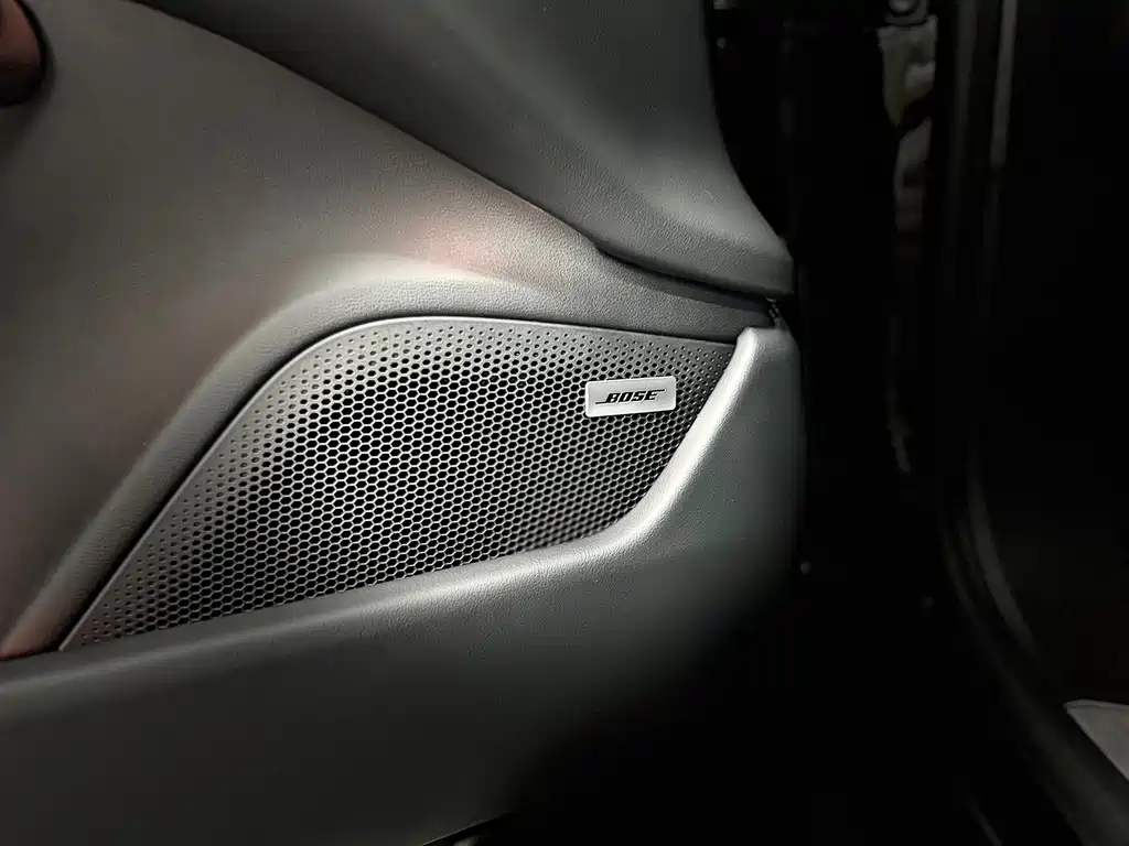 Porsche Taycan — миниатюра 13