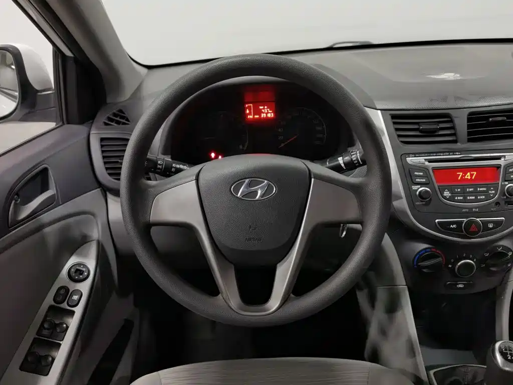 Hyundai Verna — миниатюра 11
