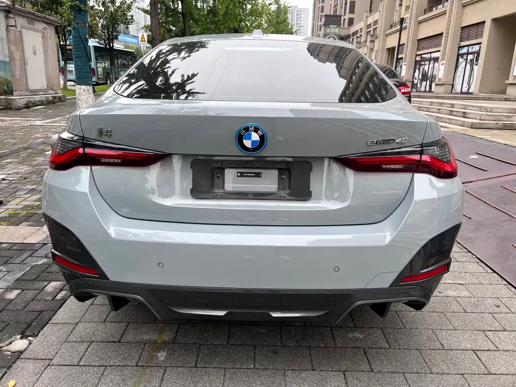 BMW i4 — миниатюра 6