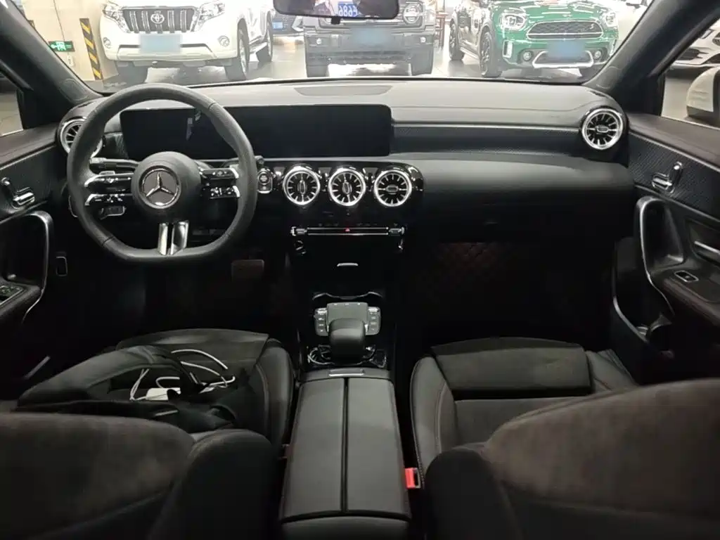 Mercedes-Benz A-Class — миниатюра 10
