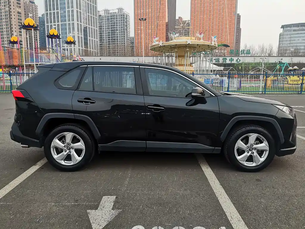 TOYOTA RAV4 RONGFANG