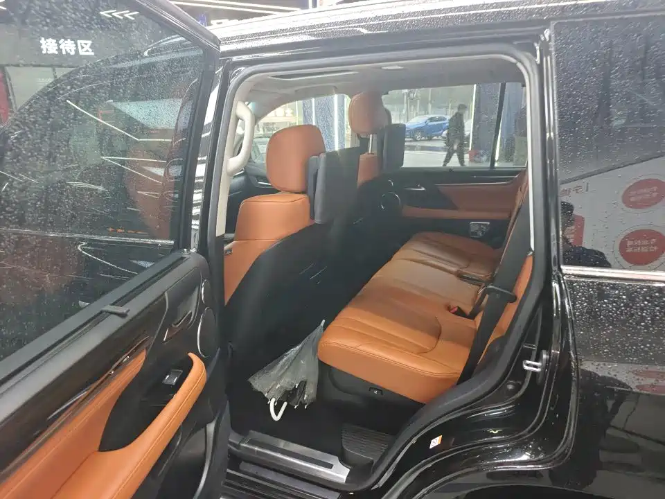 Lexus LX — миниатюра 8