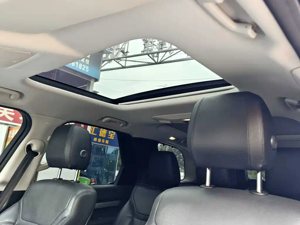 Land Rover Discovery — миниатюра 9