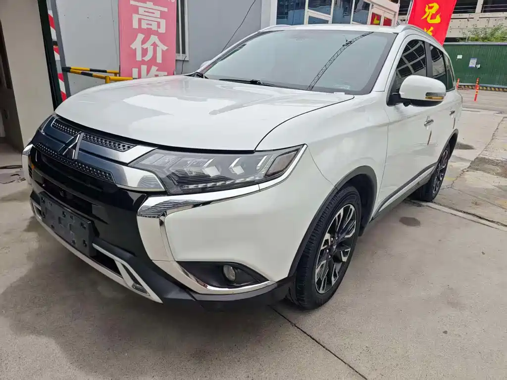 MITSUBISHI OUTLANDER
