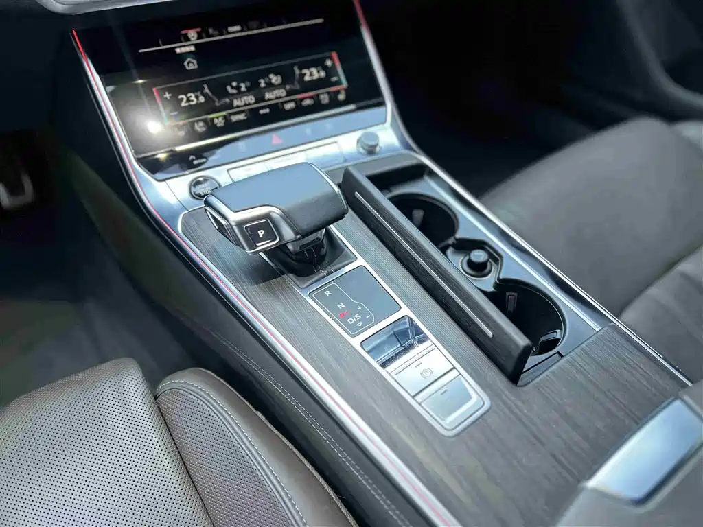 Audi A7L 2022 55 TFSI quattro S-line