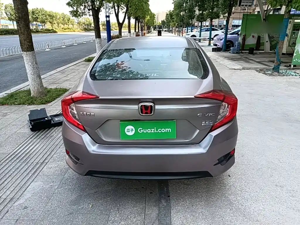 Honda Civic — миниатюра 6
