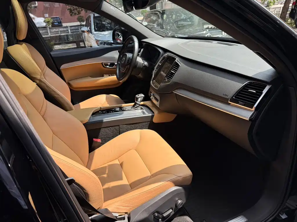 Volvo XC90 — миниатюра 11