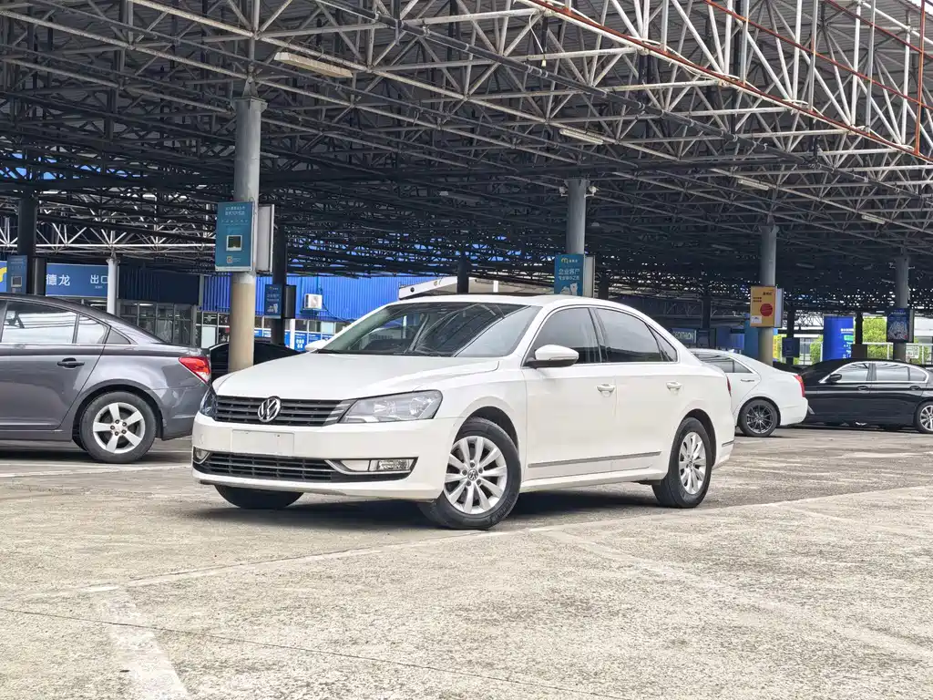 Volkswagen Passat 2015 1.8TSI DSG Honorable Edition