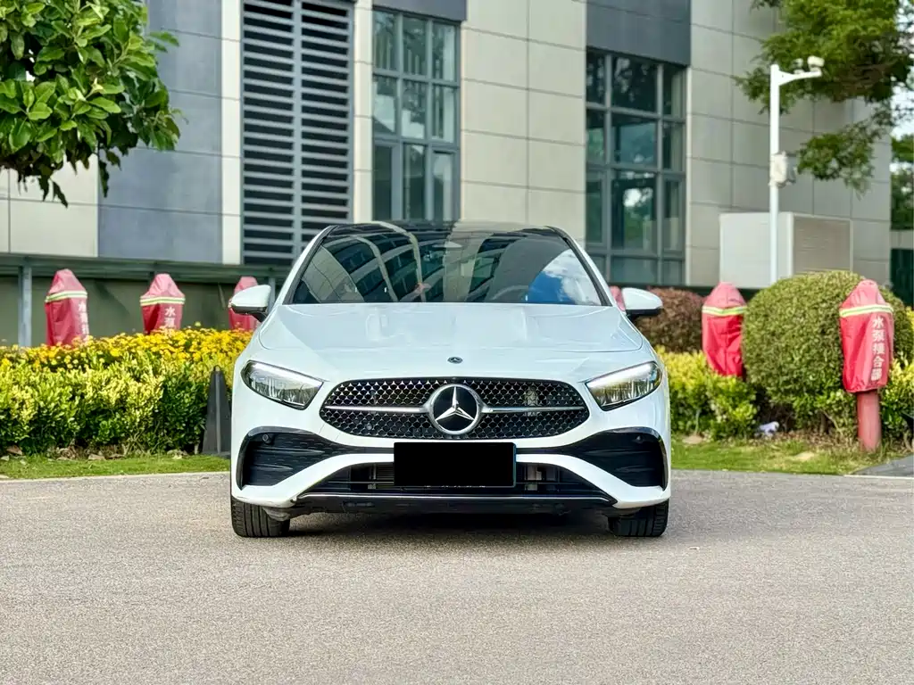 Mercedes-Benz A-Class A 2025 A 200 L Fashion
