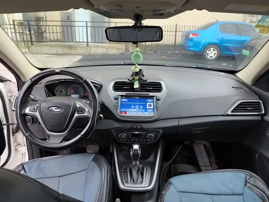 Ford Escort — миниатюра 10