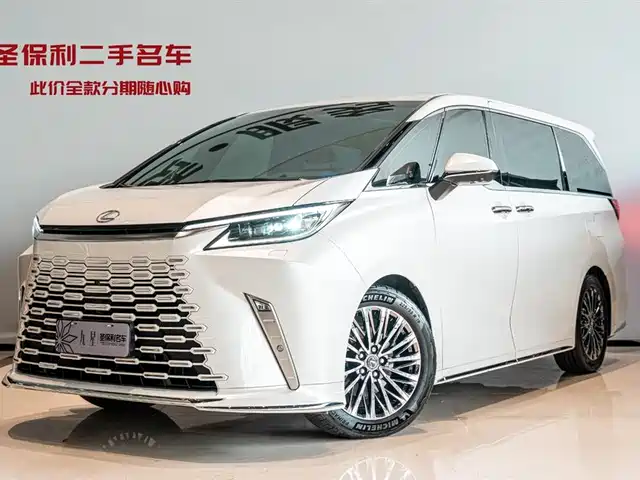Lexus LM