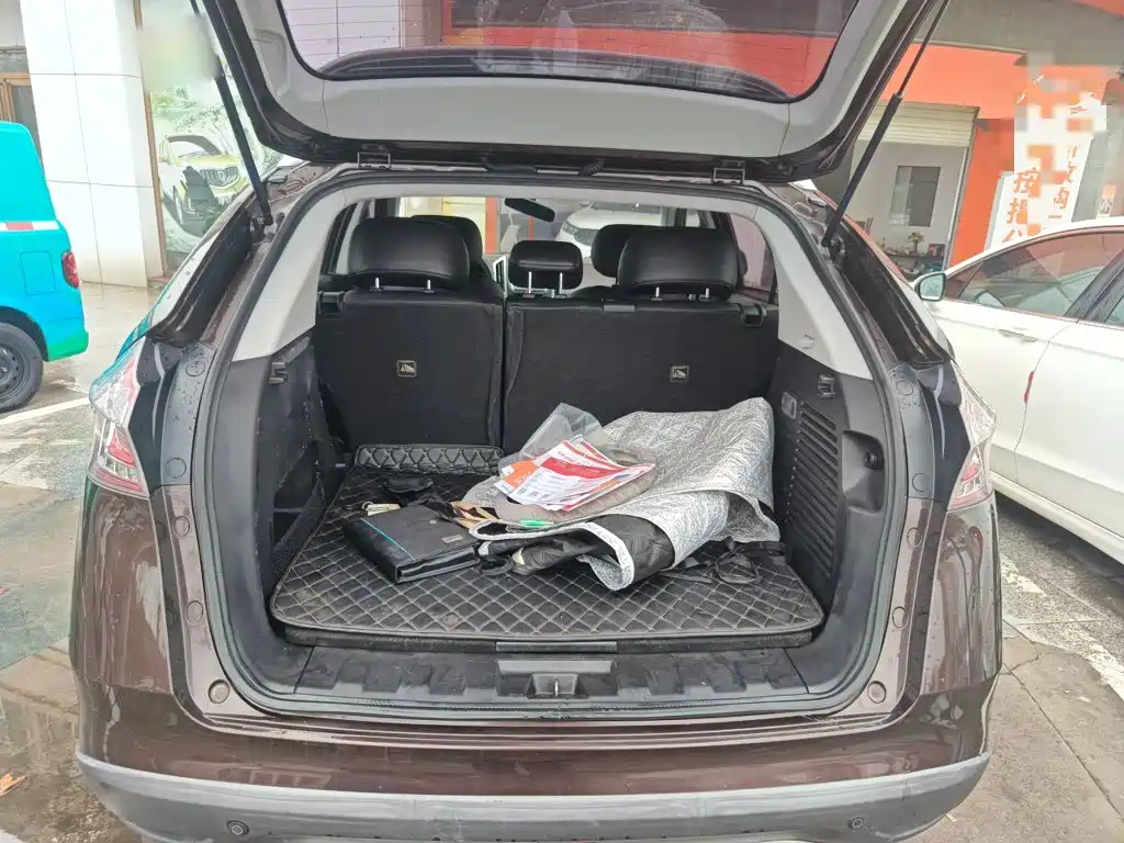 Luxgen U6 — миниатюра 12