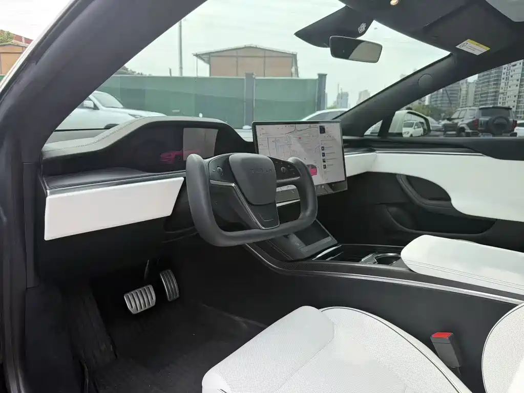 Tesla Model S — миниатюра 5