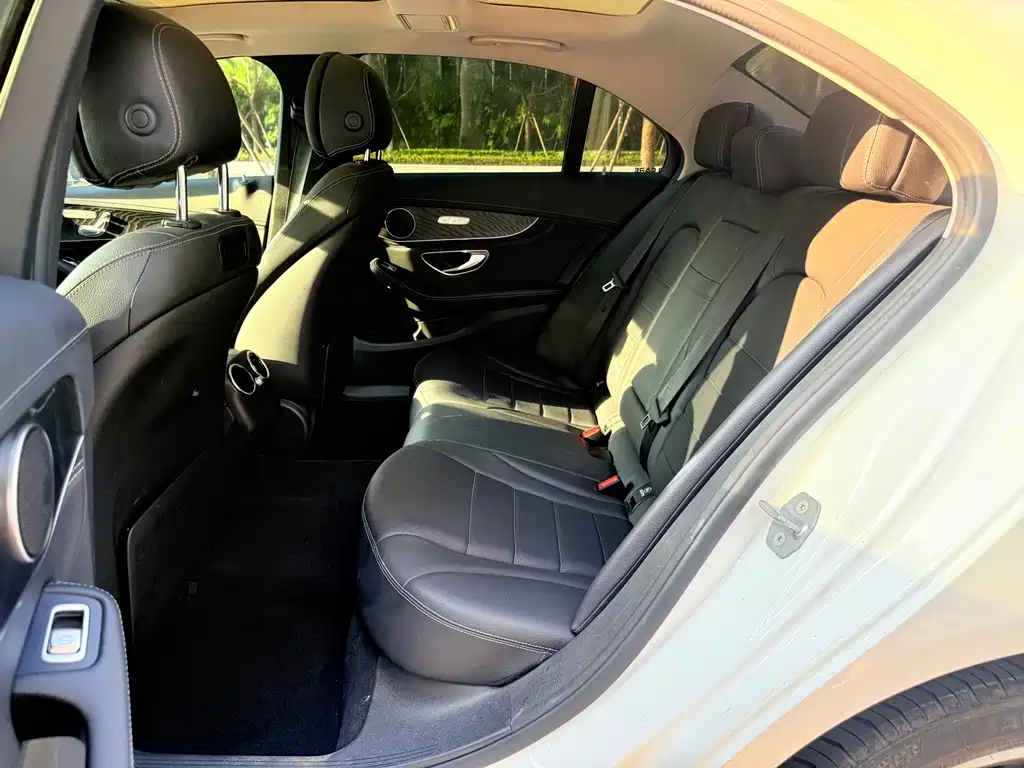 Mercedes-Benz C-Class — миниатюра 8