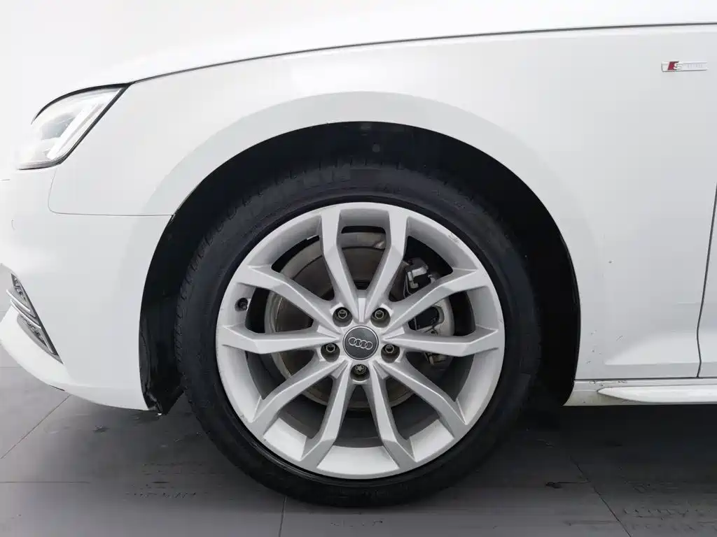 Audi A4L — миниатюра 17