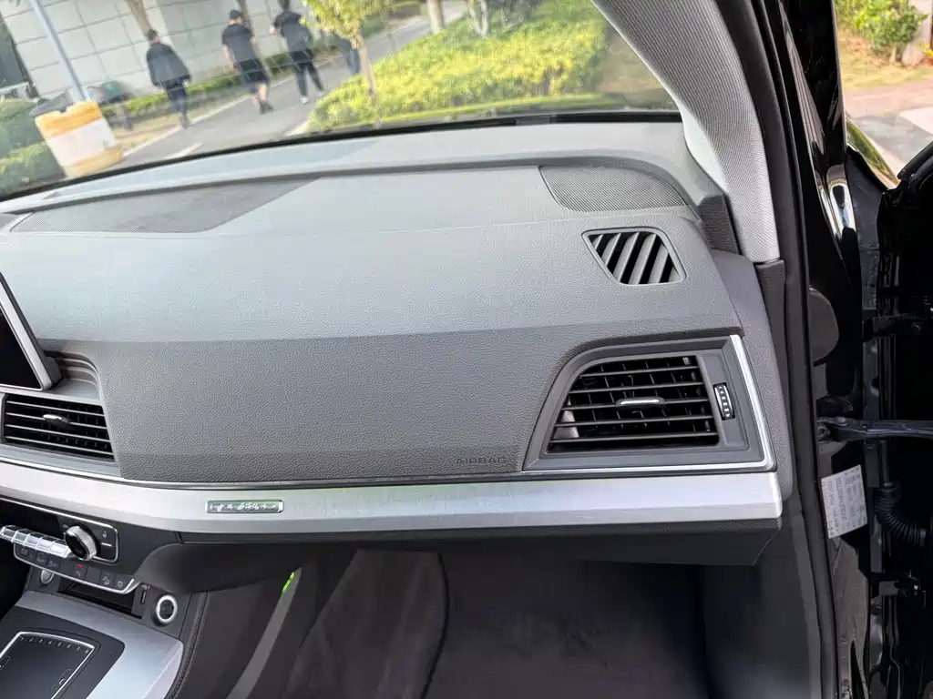 Audi Q5L — миниатюра 46
