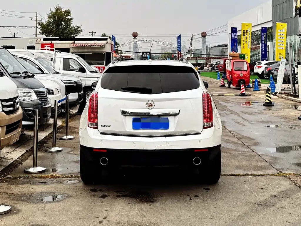 Cadillac SRX — миниатюра 3