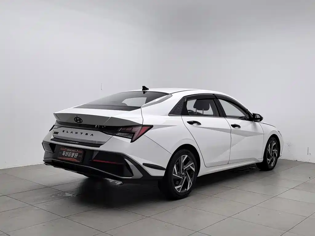 Hyundai Elantra — миниатюра 2