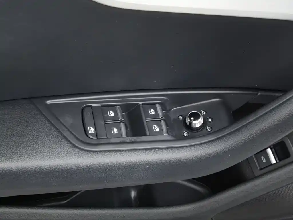 Audi A4L — миниатюра 9
