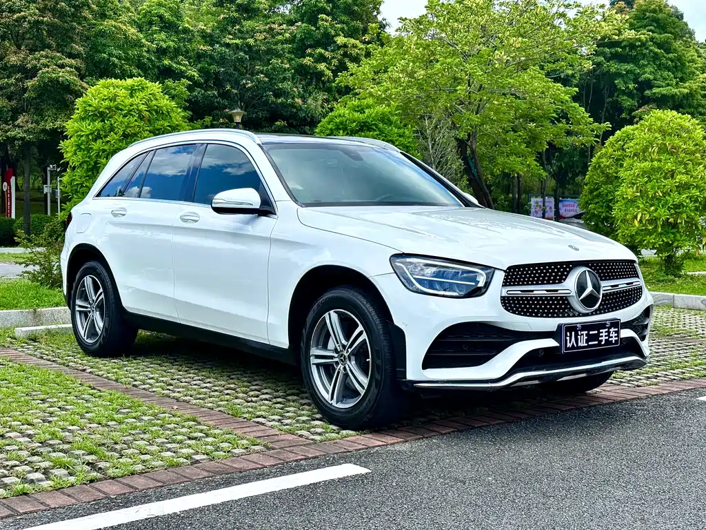 MERCEDES-BENZ GLC