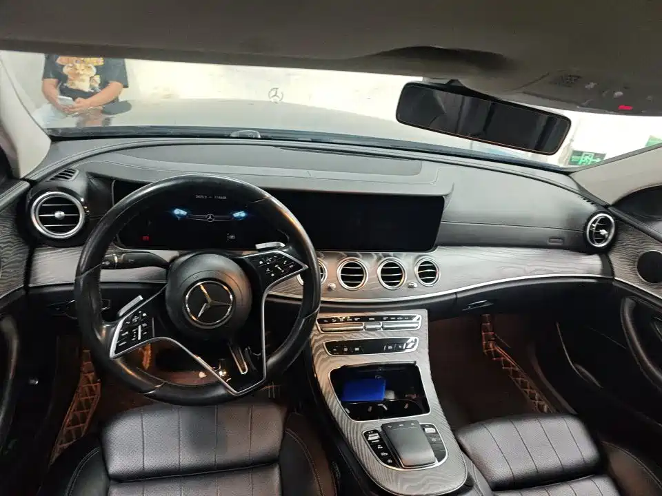 Mercedes-Benz E-Class — миниатюра 4