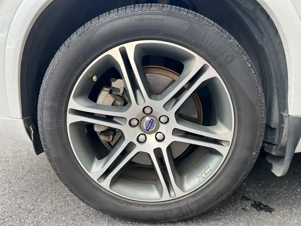 Volvo XC90 2018 T6 7 мест
