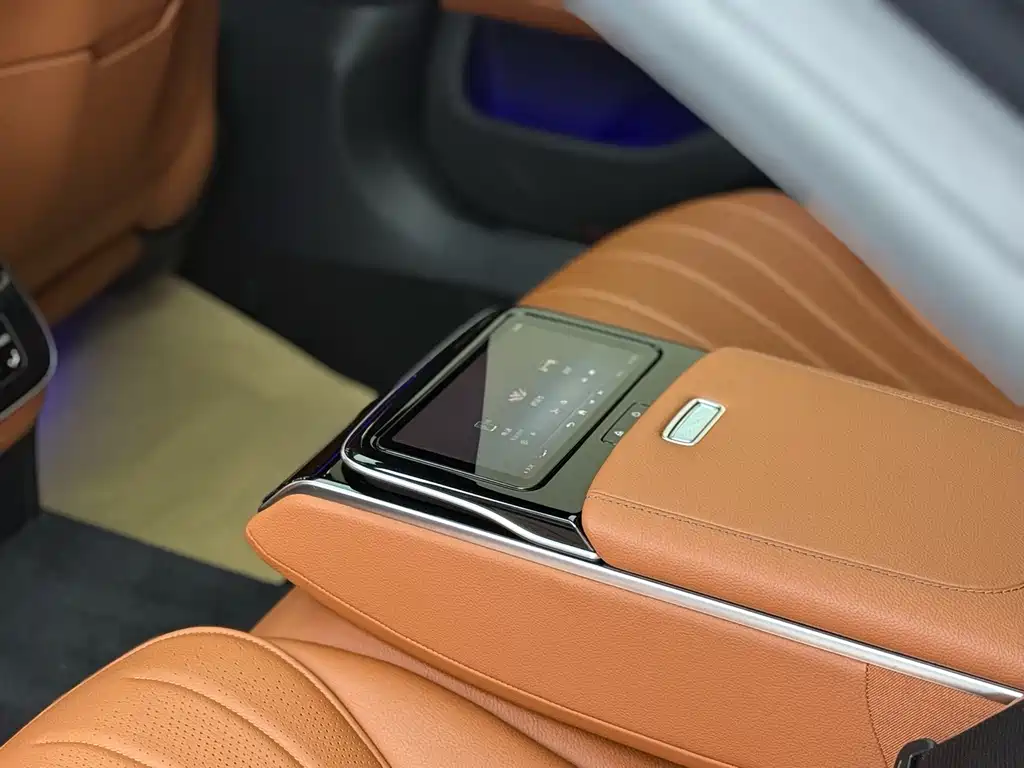 Mercedes-Benz S-Class — миниатюра 12