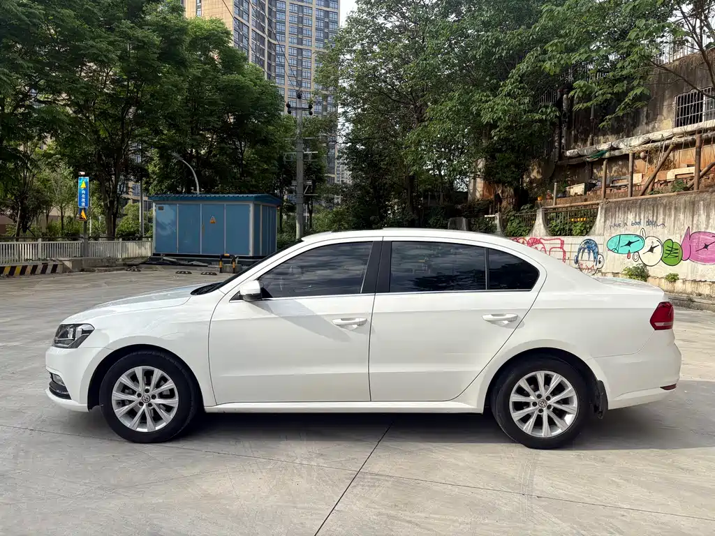 Volkswagen Lavida — миниатюра 4