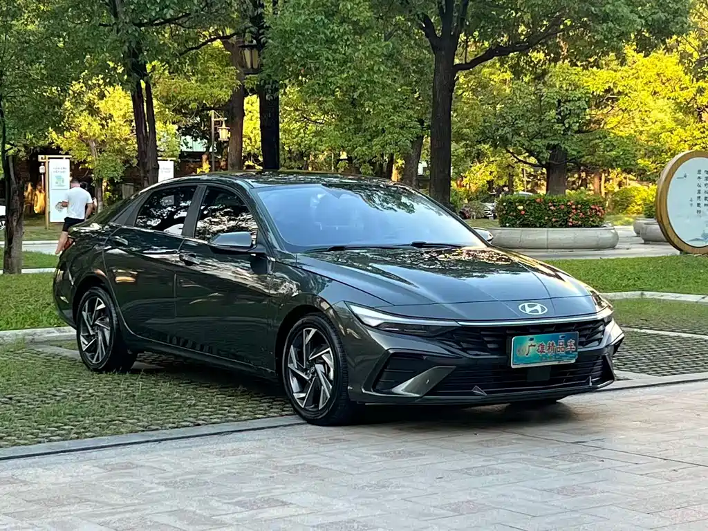 MODERN ELANTRA