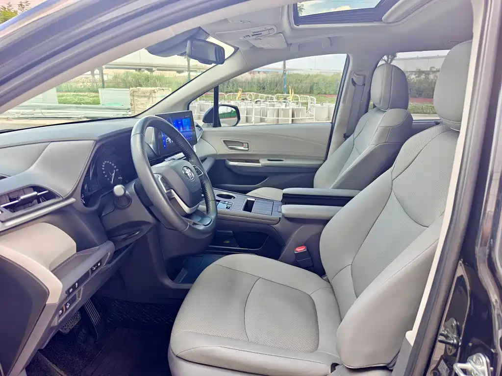 Toyota Sienna 2021 2.5L Luxury