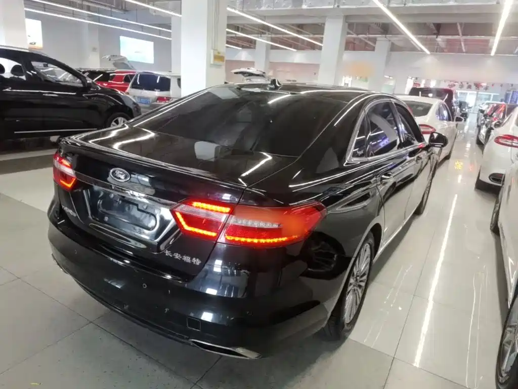 Ford Taurus — миниатюра 7